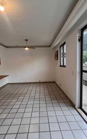 Apartamento à venda com 240m², 3 quartos e 1 vaga Apartamento à venda com 240m², 3 quartos e 1 vagaCobertura