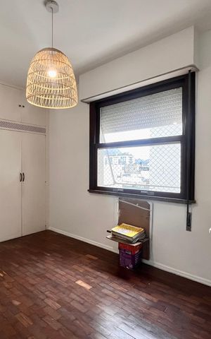 Apartamento à venda com 240m², 3 quartos e 1 vaga Apartamento à venda com 240m², 3 quartos e 1 vagaSuite