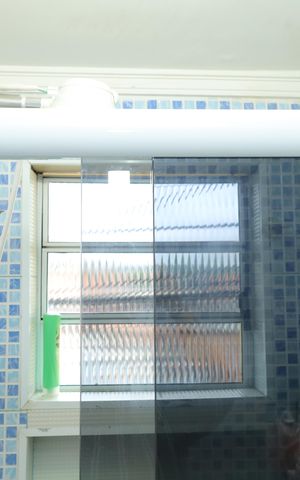 Casa de condomínio à venda com 90m², 3 quartos e 1 vagaBanheiro 1