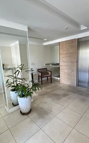 Apartamento à venda com 70m², 2 quartos e 1 vagaHall de entrada