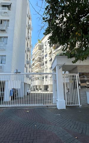 Apartamento à venda com 70m², 2 quartos e 1 vagaFachada e portaria