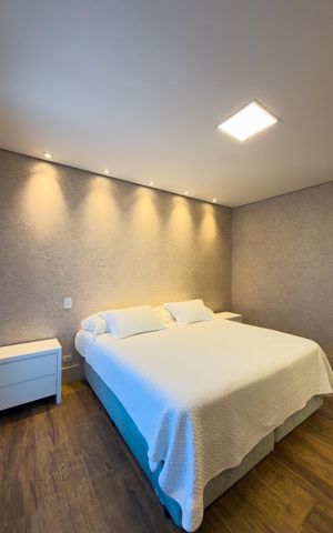 Casa de condomínio à venda com 574m², 4 quartos e 6 vagas Casa de condomínio à venda com 574m², 4 quartos e 6 vagasQuarto 2
