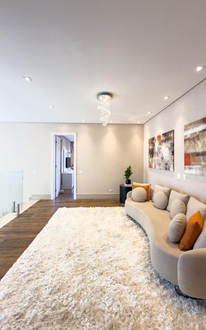 Casa de condomínio à venda com 574m², 4 quartos e 6 vagas Casa de condomínio à venda com 574m², 4 quartos e 6 vagasCorredor