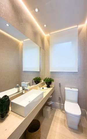 Casa de condomínio à venda com 574m², 4 quartos e 6 vagas Casa de condomínio à venda com 574m², 4 quartos e 6 vagasBanheiro 3