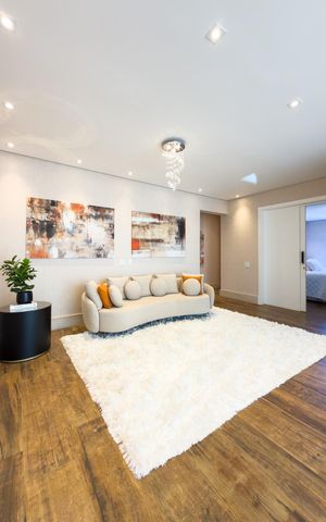 Casa de condomínio à venda com 574m², 4 quartos e 6 vagas Casa de condomínio à venda com 574m², 4 quartos e 6 vagasCorredor