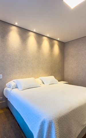 Casa de condomínio à venda com 574m², 4 quartos e 6 vagas Casa de condomínio à venda com 574m², 4 quartos e 6 vagasQuarto 2