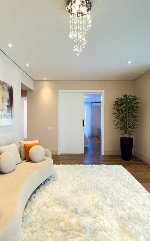 Casa de condomínio à venda com 574m², 4 quartos e 6 vagas Casa de condomínio à venda com 574m², 4 quartos e 6 vagasCorredor