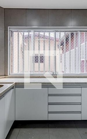Casa à venda com 325m², 5 quartos e 2 vagas