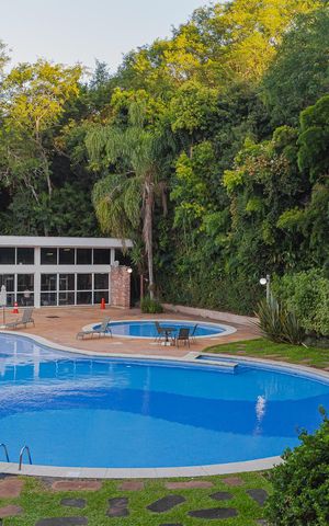 Casa de condomínio para alugar com 311m², 4 quartos e 4 vagas Casa de condomínio para alugar com 311m², 4 quartos e 4 vagasÁrea comum