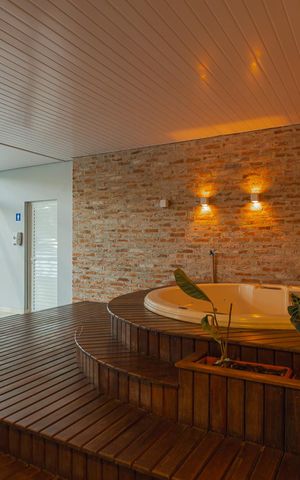 Casa de condomínio para alugar com 311m², 4 quartos e 4 vagas Casa de condomínio para alugar com 311m², 4 quartos e 4 vagasÁrea comum