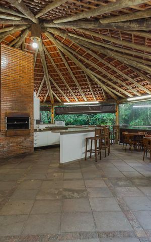 Casa de condomínio para alugar com 311m², 4 quartos e 4 vagas Casa de condomínio para alugar com 311m², 4 quartos e 4 vagasÁrea comum
