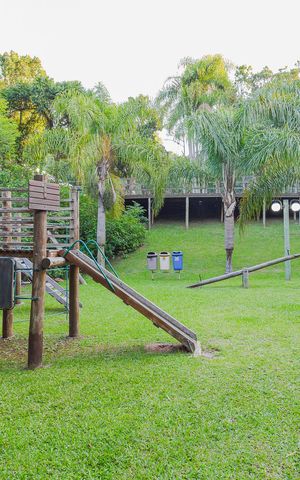Casa de condomínio para alugar com 311m², 4 quartos e 4 vagas Casa de condomínio para alugar com 311m², 4 quartos e 4 vagasÁrea comum