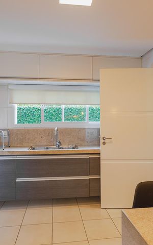 Casa de condomínio para alugar com 311m², 4 quartos e 4 vagas Casa de condomínio para alugar com 311m², 4 quartos e 4 vagasCozinha