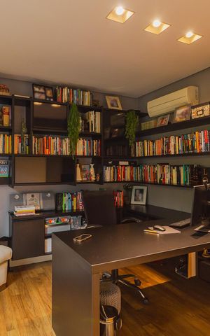 Casa de condomínio para alugar com 311m², 4 quartos e 4 vagas Casa de condomínio para alugar com 311m², 4 quartos e 4 vagasEscritório