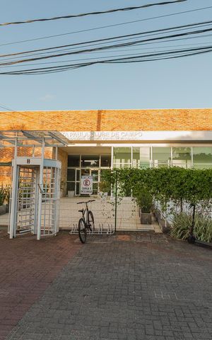 Casa de condomínio para alugar com 311m², 4 quartos e 4 vagas Casa de condomínio para alugar com 311m², 4 quartos e 4 vagasÁrea comum