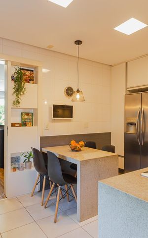 Casa de condomínio para alugar com 311m², 4 quartos e 4 vagas Casa de condomínio para alugar com 311m², 4 quartos e 4 vagasCozinha