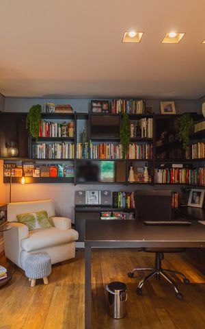 Casa de condomínio para alugar com 311m², 4 quartos e 4 vagas Casa de condomínio para alugar com 311m², 4 quartos e 4 vagasEscritório