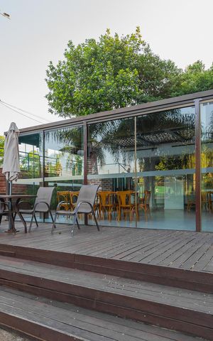 Casa de condomínio para alugar com 311m², 4 quartos e 4 vagas Casa de condomínio para alugar com 311m², 4 quartos e 4 vagasÁrea comum