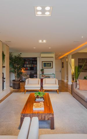 Casa de condomínio para alugar com 311m², 4 quartos e 4 vagas Casa de condomínio para alugar com 311m², 4 quartos e 4 vagasSala