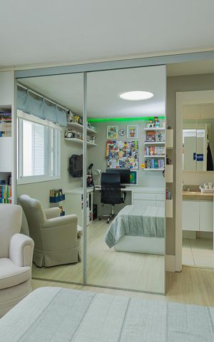 Casa de condomínio para alugar com 311m², 4 quartos e 4 vagas Casa de condomínio para alugar com 311m², 4 quartos e 4 vagasSuíte 3