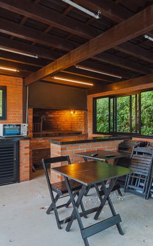 Casa de condomínio para alugar com 311m², 4 quartos e 4 vagas Casa de condomínio para alugar com 311m², 4 quartos e 4 vagasÁrea comum