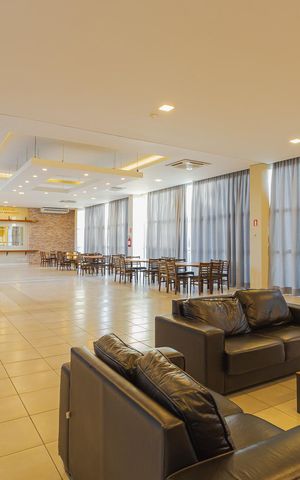 Casa de condomínio para alugar com 311m², 4 quartos e 4 vagas Casa de condomínio para alugar com 311m², 4 quartos e 4 vagasÁrea comum