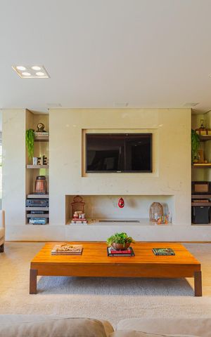 Casa de condomínio para alugar com 311m², 4 quartos e 4 vagas Casa de condomínio para alugar com 311m², 4 quartos e 4 vagasSala