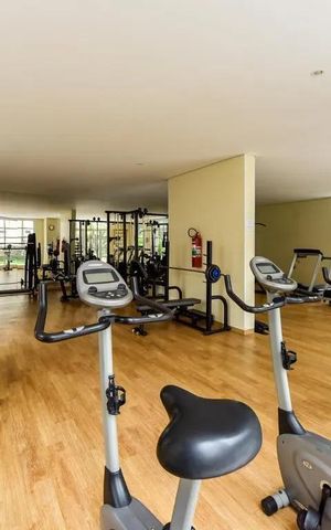 Apartamento para alugar com 239m², 4 quartos e 5 vagas Apartamento para alugar com 239m², 4 quartos e 5 vagasÁrea comum - Academia
