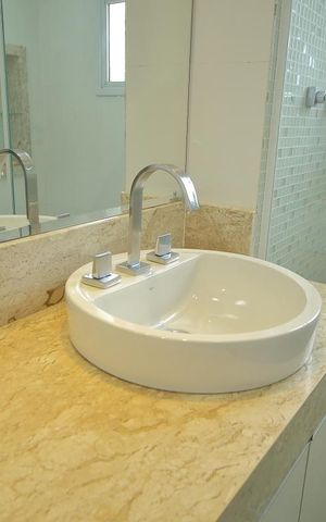 Apartamento para alugar com 239m², 4 quartos e 5 vagasBanheiro Suíte 2 