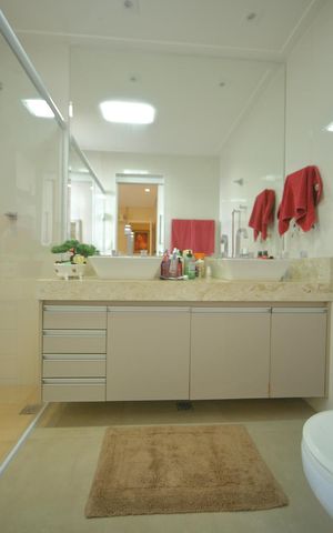 Apartamento para alugar com 239m², 4 quartos e 5 vagasBanheiro Suíte 1 