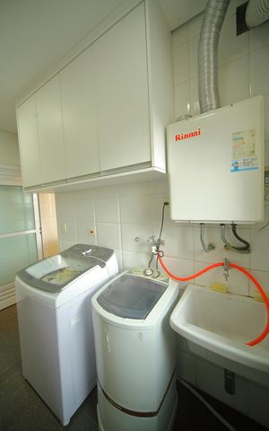 Apartamento para alugar com 239m², 4 quartos e 5 vagasÁrea de Serviço