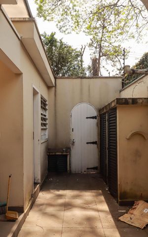 Casa para alugar com 480m², 4 quartos e 5 vagas Casa para alugar com 480m², 4 quartos e 5 vagasÁrea de Serviço