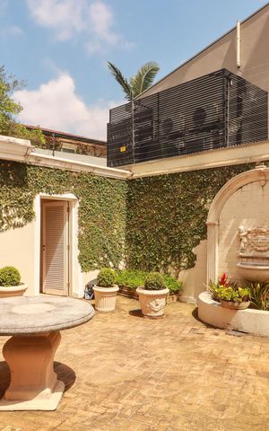 Casa para alugar com 480m², 4 quartos e 5 vagas Casa para alugar com 480m², 4 quartos e 5 vagasÁrea externa