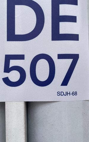 Casa à venda com 195m², 3 quartos e 4 vagas Casa à venda com 195m², 3 quartos e 4 vagasPlaca SDJH 68