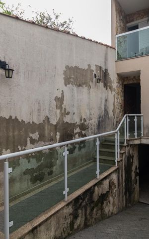 Casa à venda com 195m², 3 quartos e 4 vagas Casa à venda com 195m², 3 quartos e 4 vagasEntrada Garagem