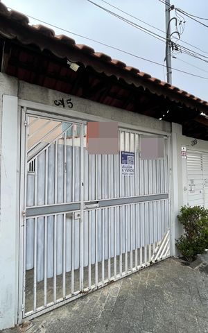 Casa à venda com 195m², 3 quartos e 4 vagas Casa à venda com 195m², 3 quartos e 4 vagasFachada + Placa