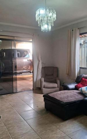 Casa à venda com 500m², 2 quartos e 3 vagasSala
