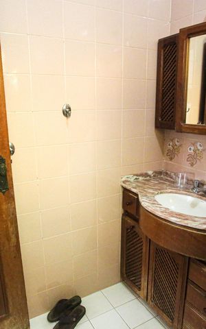 Casa à venda com 435m², 6 quartos e 4 vagasBanheiro da Suíte 1