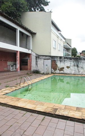 Casa à venda com 435m², 6 quartos e 4 vagasPiscina