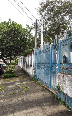 Casa à venda com 435m², 6 quartos e 4 vagasFachada