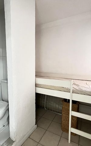 Apartamento para alugar com 80m², 2 quartos e 1 vaga Apartamento para alugar com 80m², 2 quartos e 1 vagaBanheiro de serviço