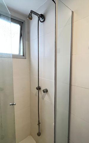 Apartamento para alugar com 80m², 2 quartos e 1 vaga Apartamento para alugar com 80m², 2 quartos e 1 vagaBanheiro da Suíte 1