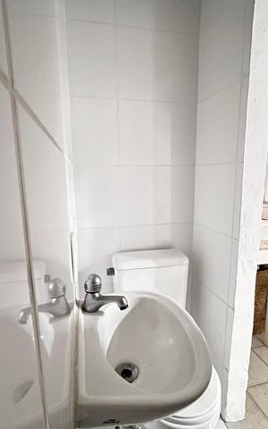 Apartamento para alugar com 80m², 2 quartos e 1 vaga Apartamento para alugar com 80m², 2 quartos e 1 vagaBanheiro de serviço