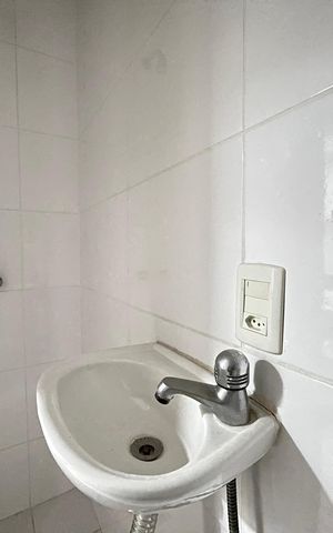 Apartamento para alugar com 80m², 2 quartos e 1 vaga Apartamento para alugar com 80m², 2 quartos e 1 vagaBanheiro de serviço