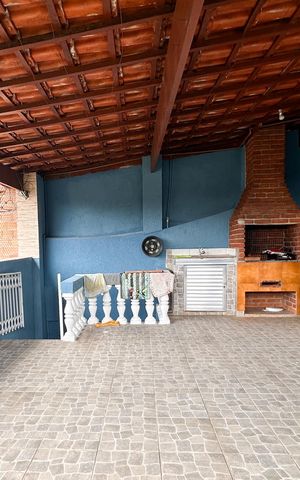 Casa para alugar com 198m², 2 quartos e 3 vagas Casa para alugar com 198m², 2 quartos e 3 vagasSacada