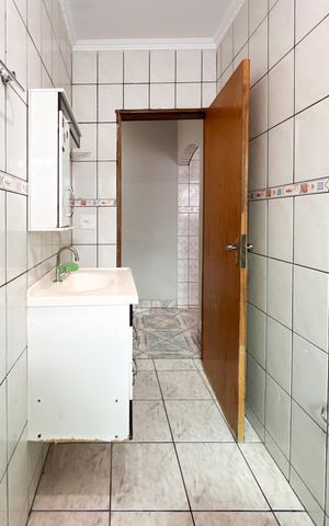 Casa para alugar com 198m², 2 quartos e 3 vagas Casa para alugar com 198m², 2 quartos e 3 vagasBanheiro Social