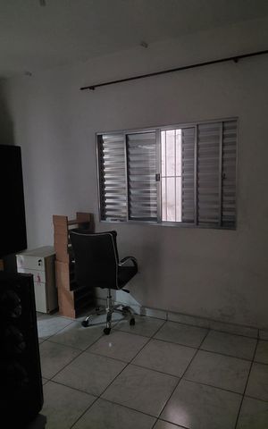 Casa à venda com 216m², 4 quartos e 3 vagas Casa à venda com 216m², 4 quartos e 3 vagasQuarto 3