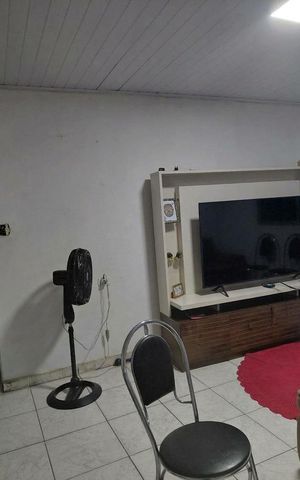 Casa à venda com 216m², 4 quartos e 3 vagas Casa à venda com 216m², 4 quartos e 3 vagasSala