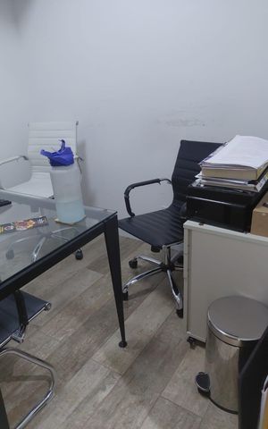 Casa à venda com 216m², 4 quartos e 3 vagas Casa à venda com 216m², 4 quartos e 3 vagasQuarto 4