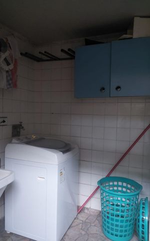 Casa à venda com 216m², 4 quartos e 3 vagas Casa à venda com 216m², 4 quartos e 3 vagasÁrea de serviço